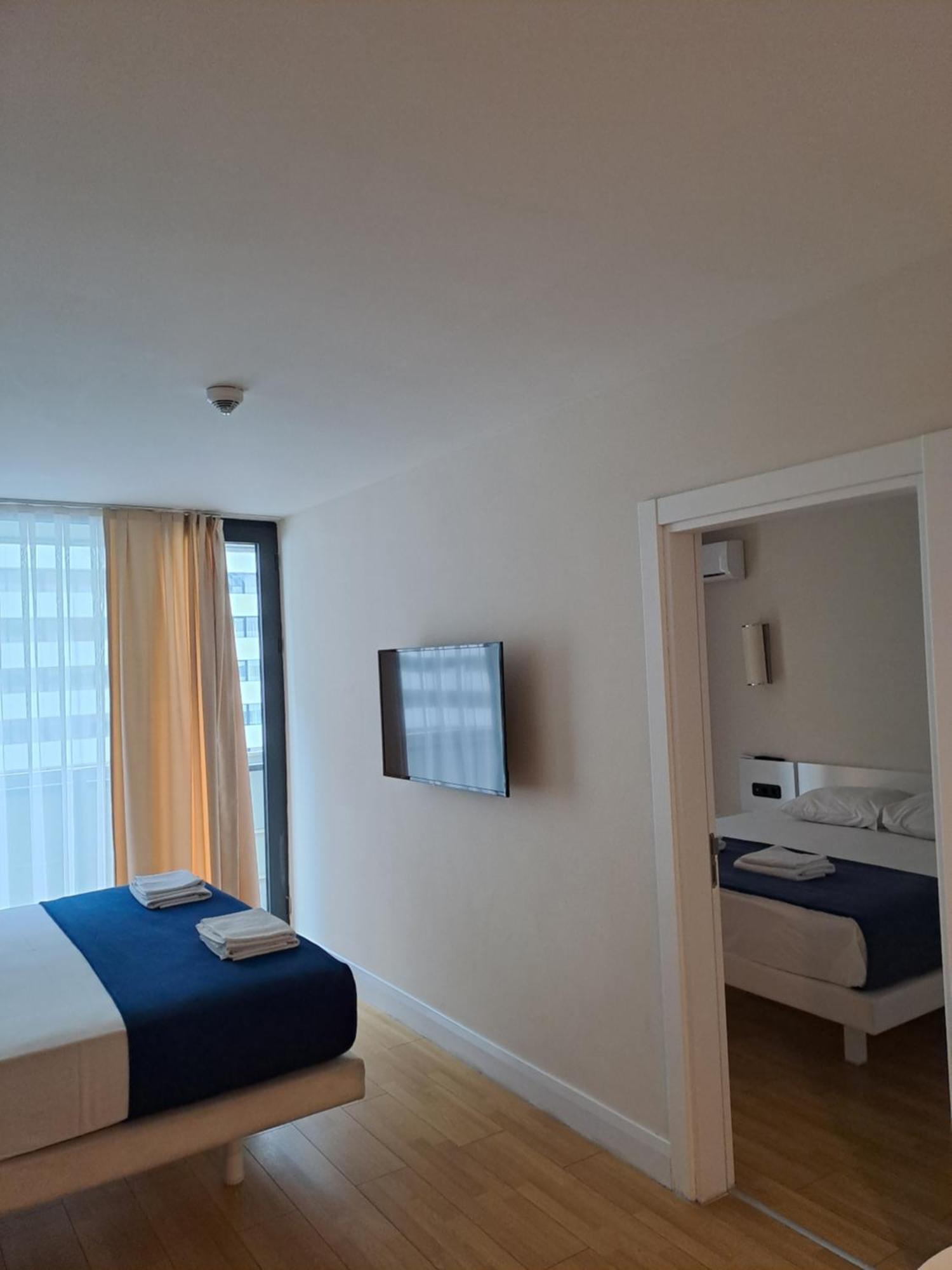 Lux Apart Hotel 555 Batumi Zimmer foto