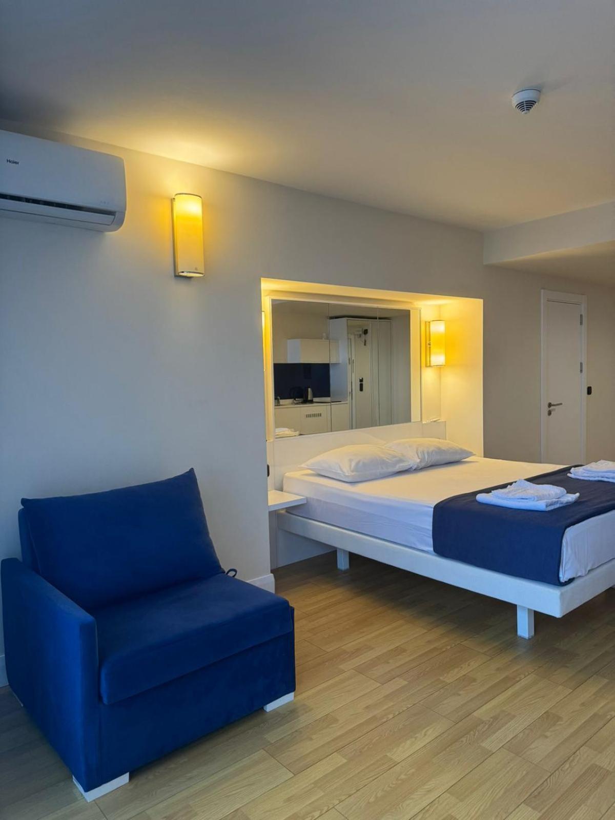 Lux Apart Hotel 555 Batumi Zimmer foto