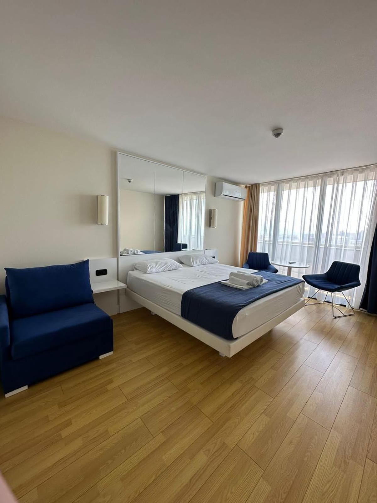 Lux Apart Hotel 555 Batumi Zimmer foto