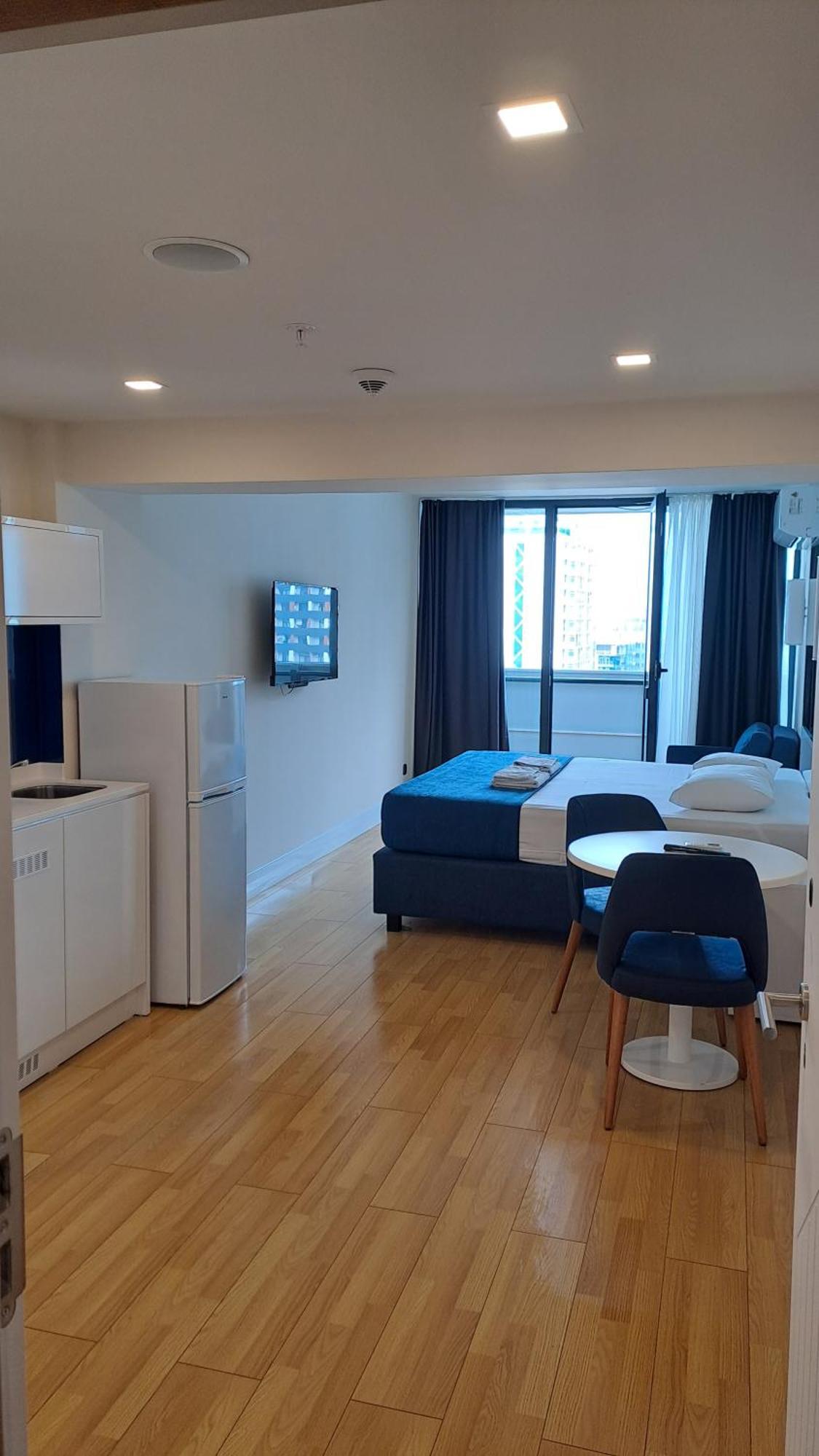 Lux Apart Hotel 555 Batumi Zimmer foto